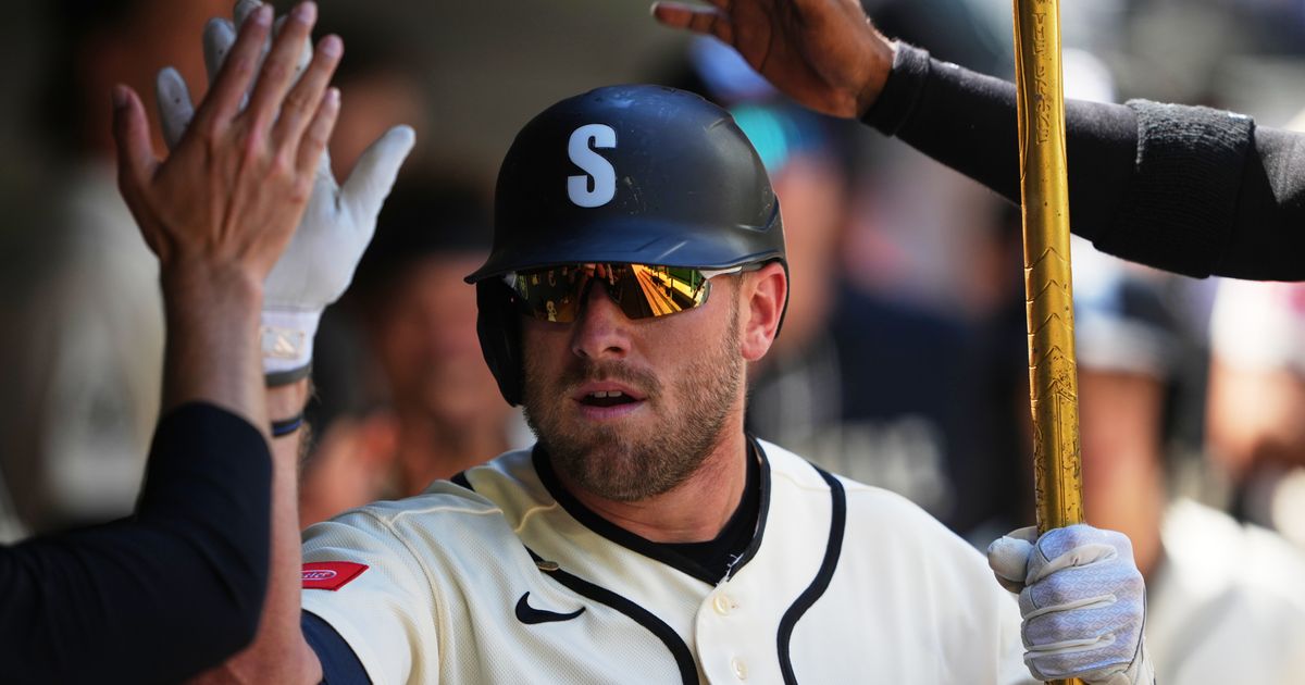 Mariners send Luke Raley to IL, add Stuart Fairchild to active roster