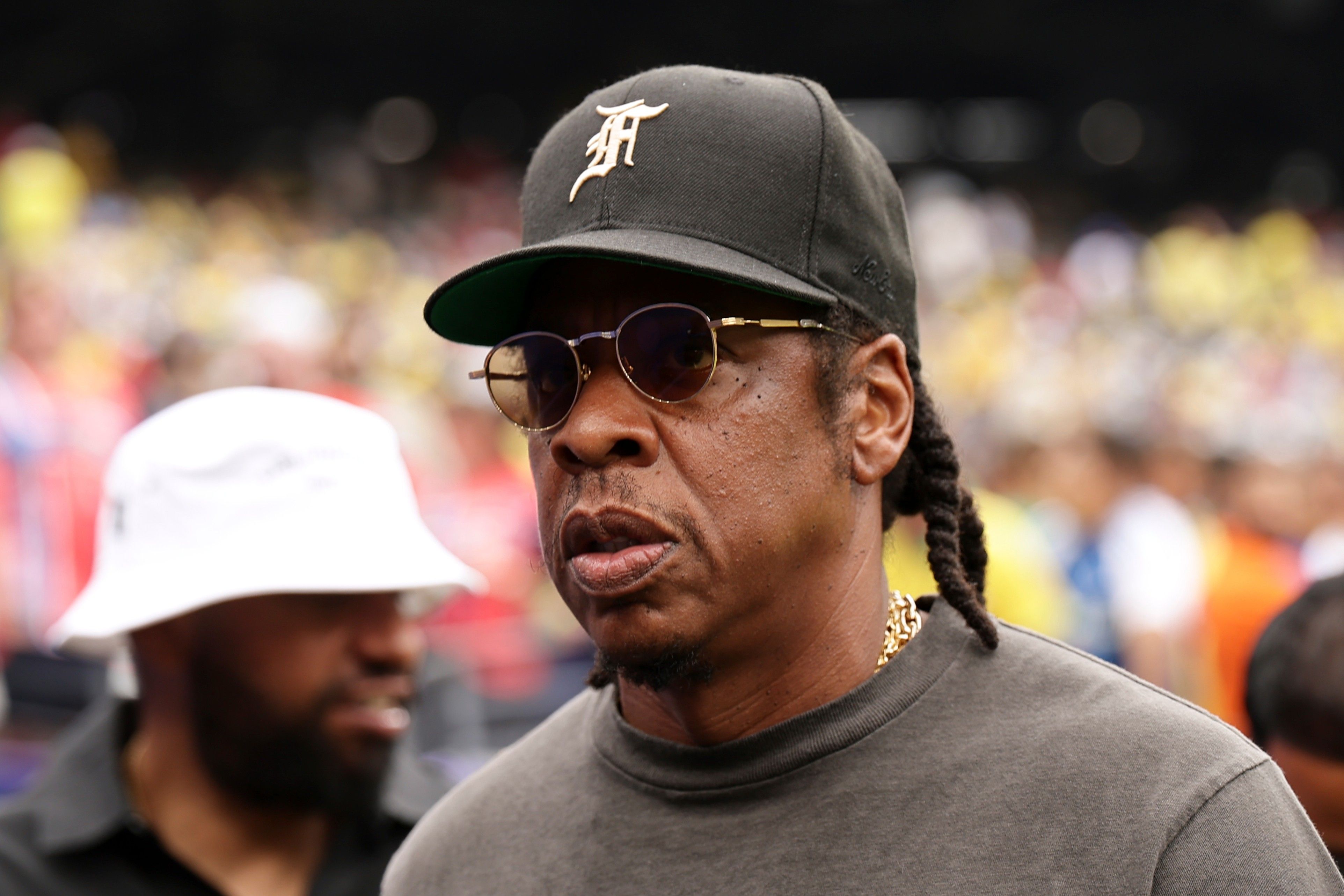 Jay-Z show at Yankee Stadium delayed for hours after fans without