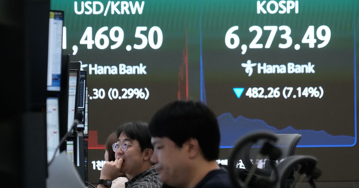 S. Korea stocks slump over 9% as AI spending fears hammer chip stocks