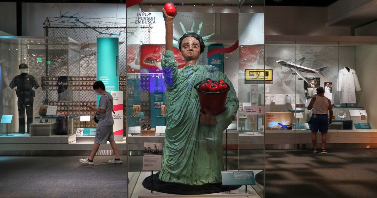 Trump Orders Warnings Placed at ‘Inaccurate’ Smithsonian History Museum - image 2