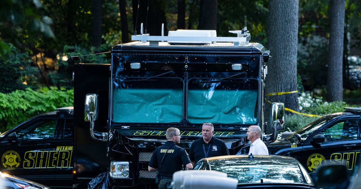 Eight family members found dead in Michigan fire, some with gunshot wounds - image 3