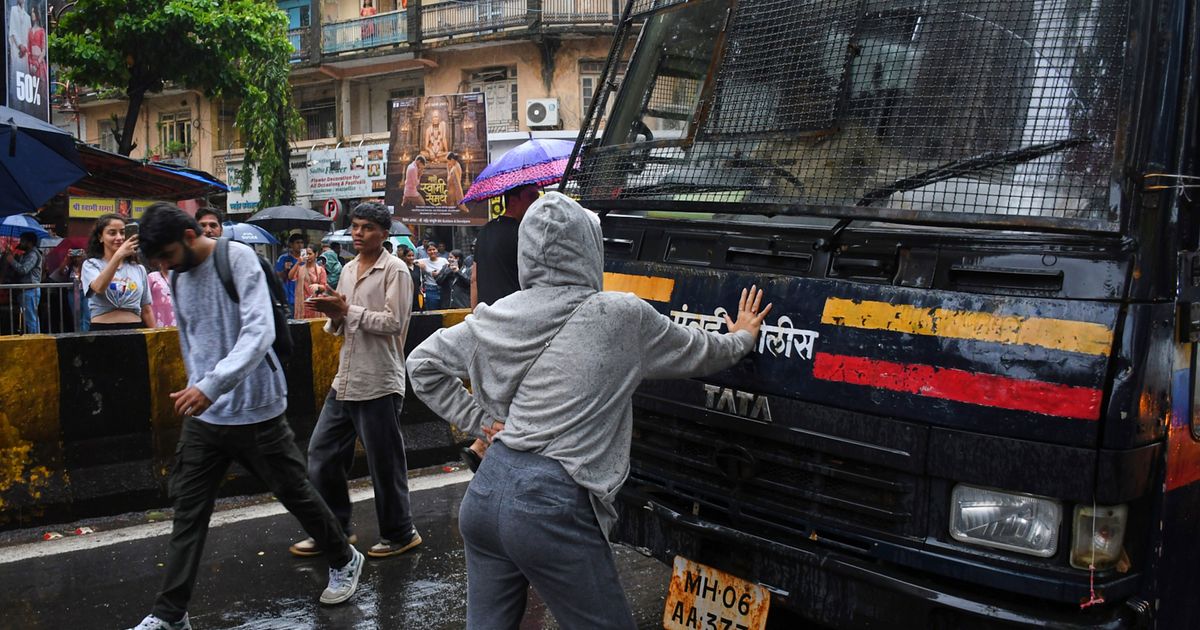 A single photo captures the resolve behind India’s “Cockroach” protests