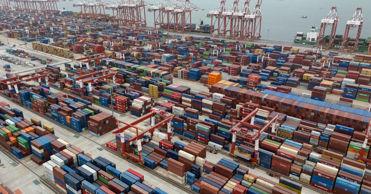Trump administration races to rebuild US tariff wall knocked down by Supreme Court - image 1