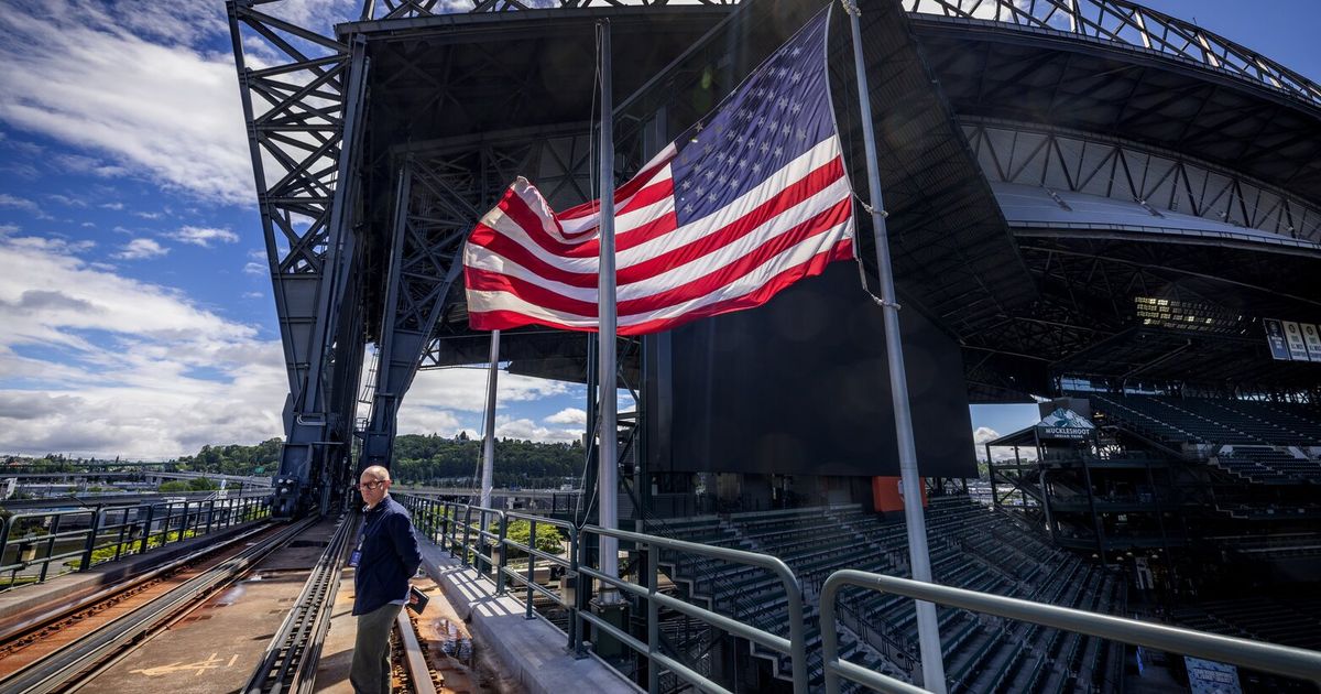 See inside T-Mobile Park’s retractable roof, the city block that moves