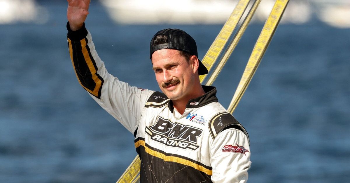Andrew Tate repeats as Seafair unlimited hydroplane champion