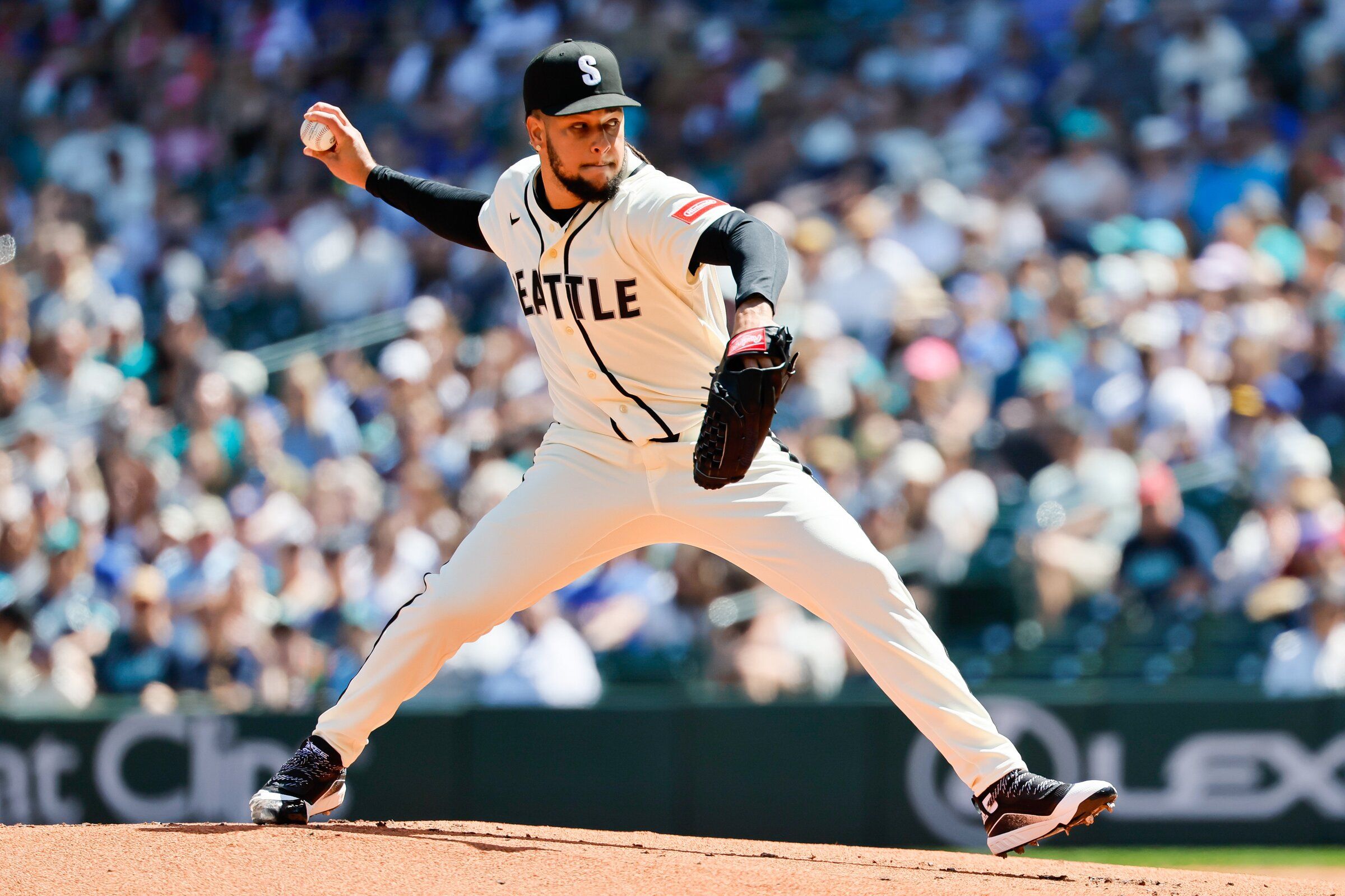 Mariners pitcher Luis Castillo pitches on May 3 in Seattle. (Jennifer Buchanan / The Seattle Times)
