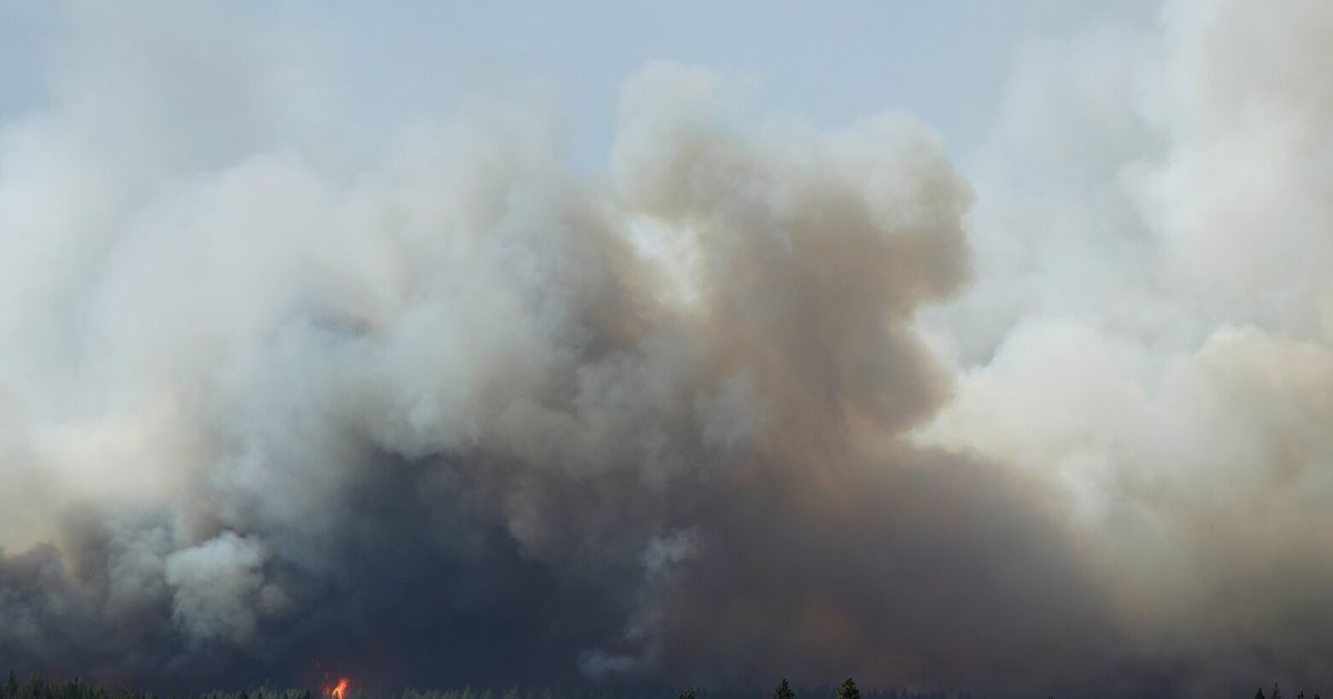 Spokane Wildfires Destroy Hundreds of Buildings as Thousands Evacuate - image 10