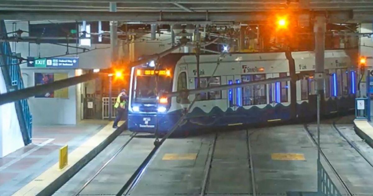 Seattle light rail derailment leads to suspended service, shuttle buses