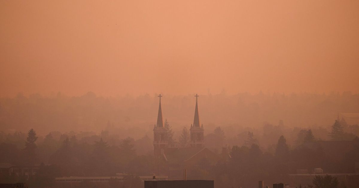 Washington wildfires destroy homes, force thousands to evacuate - image 11