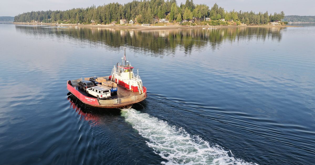 Tiny ferries connect tiny islands of Puget Sound with the mainland