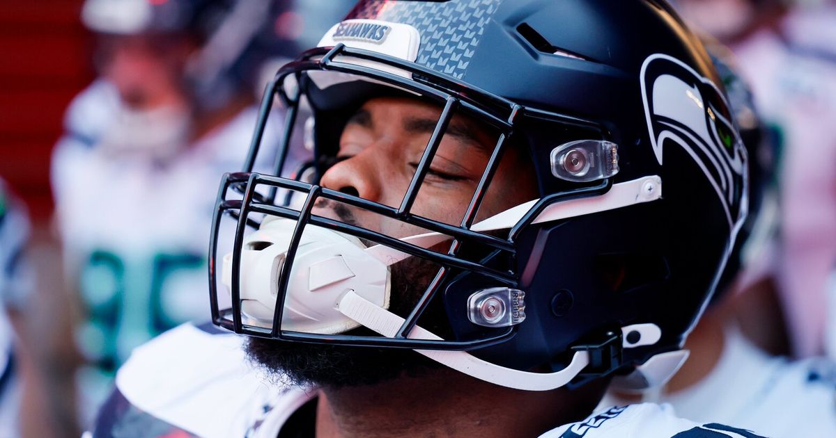 Seahawks guard Anthony Bradford not worried about losing starting job