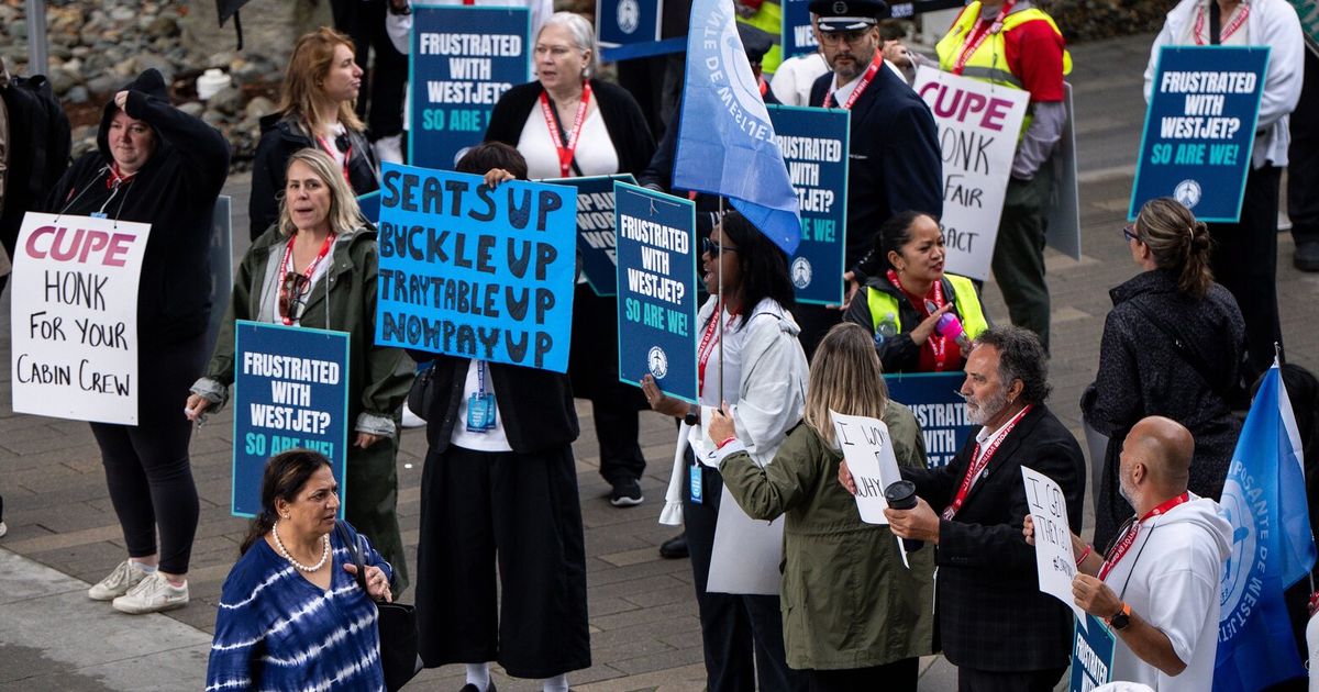 WestJet reaches tentative deal with flight attendants after brief strike snarled traffic