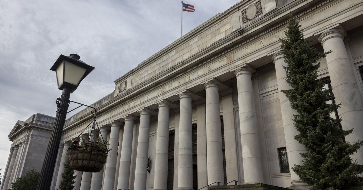 Unfortunate glitch should not absolve WA law school grads from taking the bar