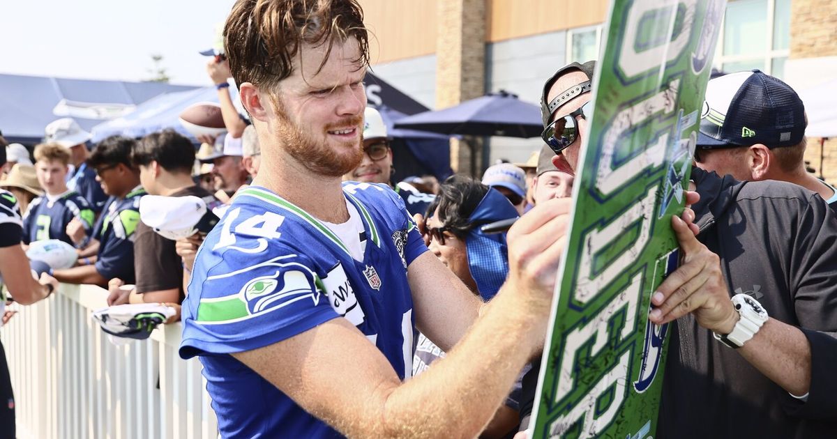 Photos: Wednesday at Seahawks training camp
