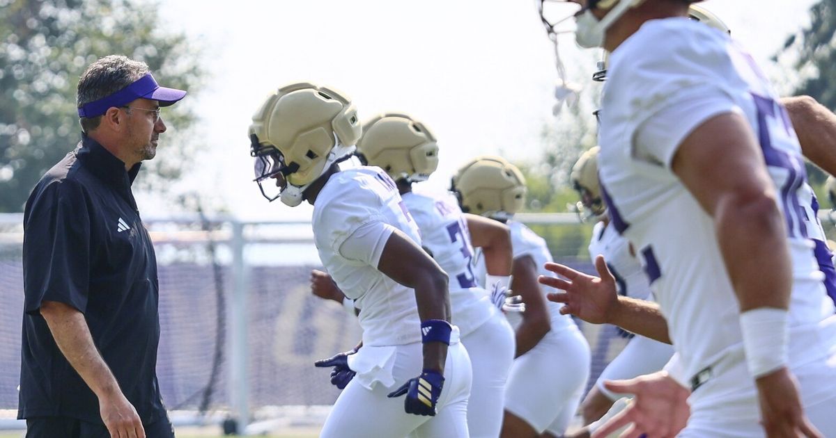 Photos: Huskies open fall football camp - image 2