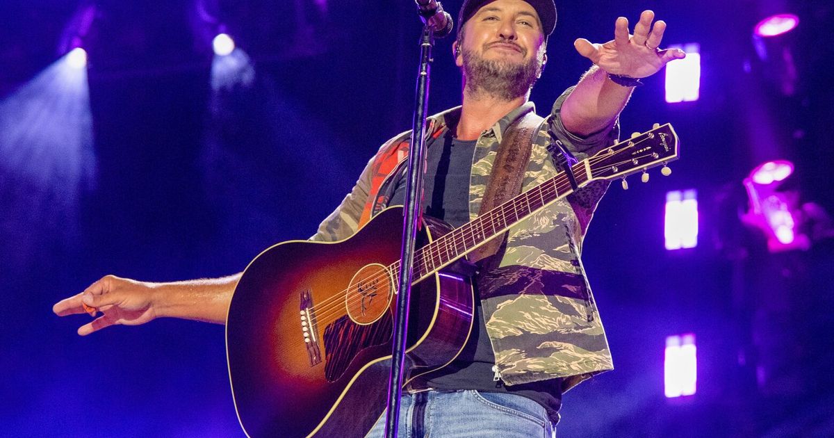 Luke Bryan postpones 2 WA concerts due to wildfires, country star says