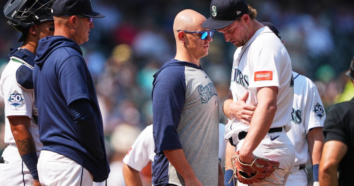 Mariners place Cole Wilcox on injured list, recall Nick Davila