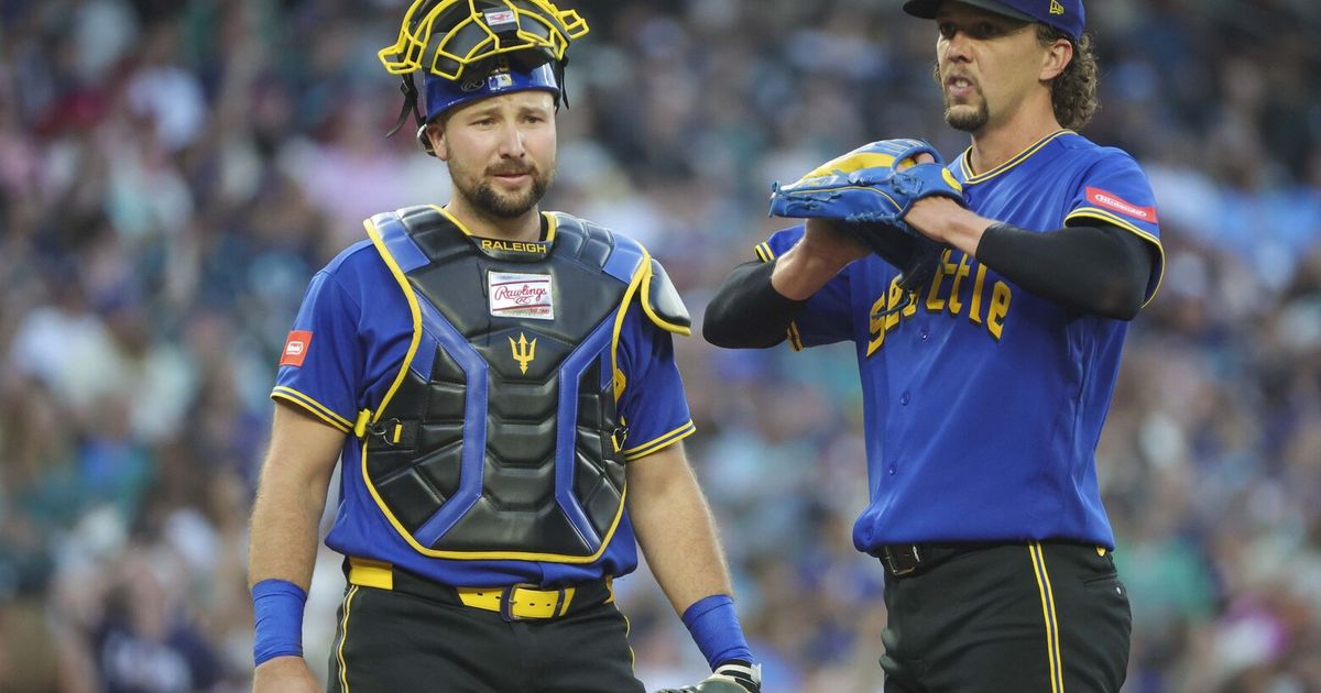 Mariners fall flat again vs. Rays as 50th season festivities kick off