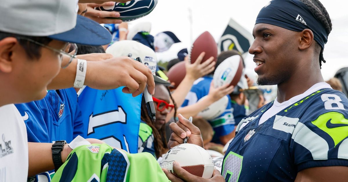 Rookie RB Jadarian Price not in uniform during Seahawks Fan Fest