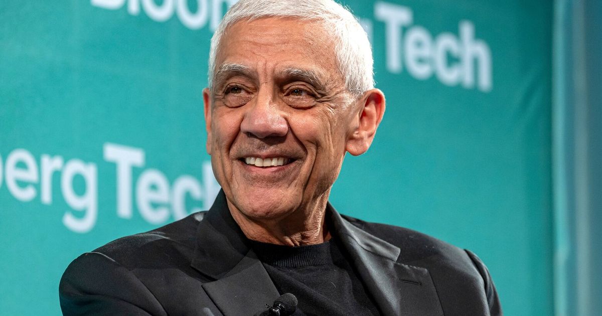 Seahawks buyer Vinod Khosla chimes in on discussion of grass at Lumen Field