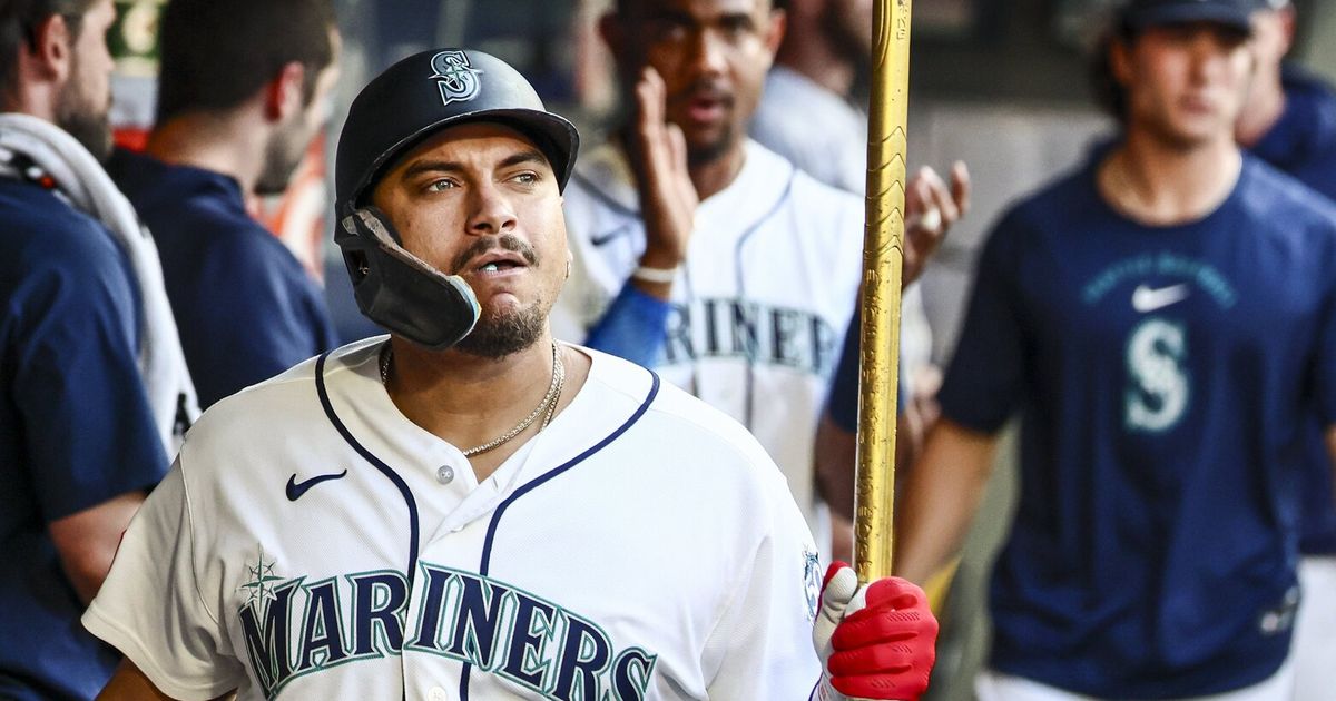 Mariners injuries: Josh Naylor sits out with wrist discomfort, Carlos Vargas nears return