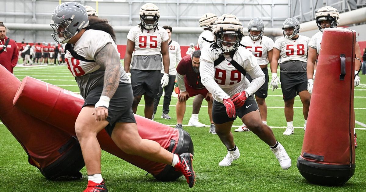 WSU defensive line swarms and overwhelms offense on Day 5 of fall camp