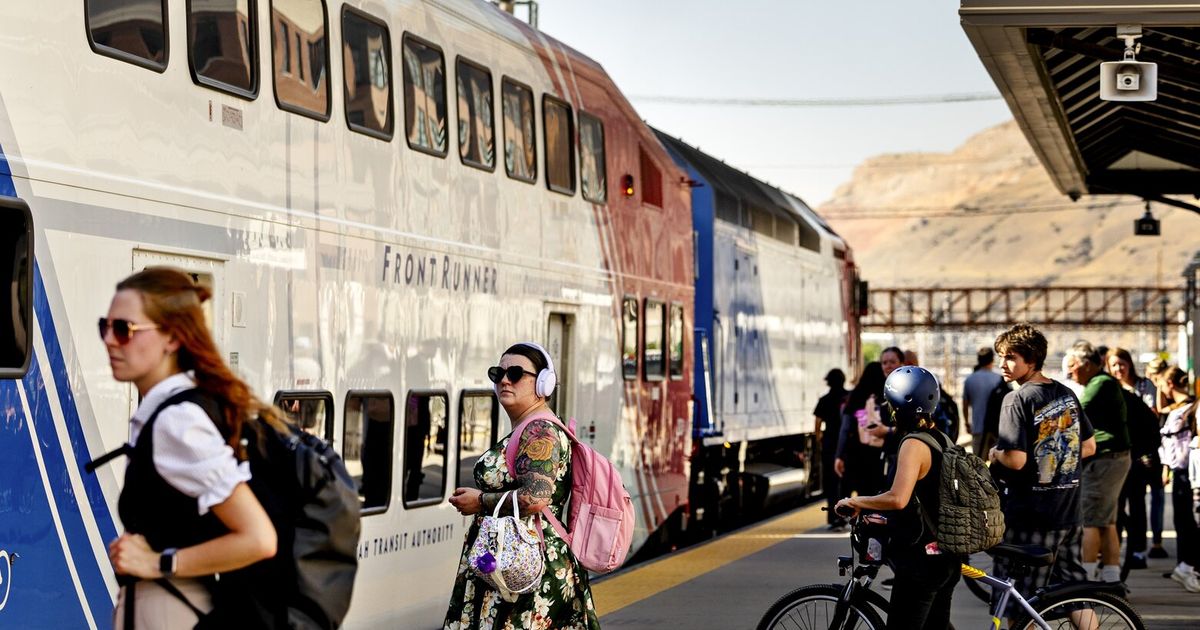 Democrats accuse Trump administration of stonewalling transit projects
