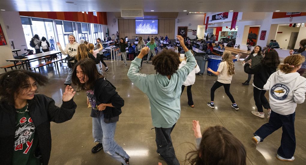 Seattle schools to offer free meals to every student