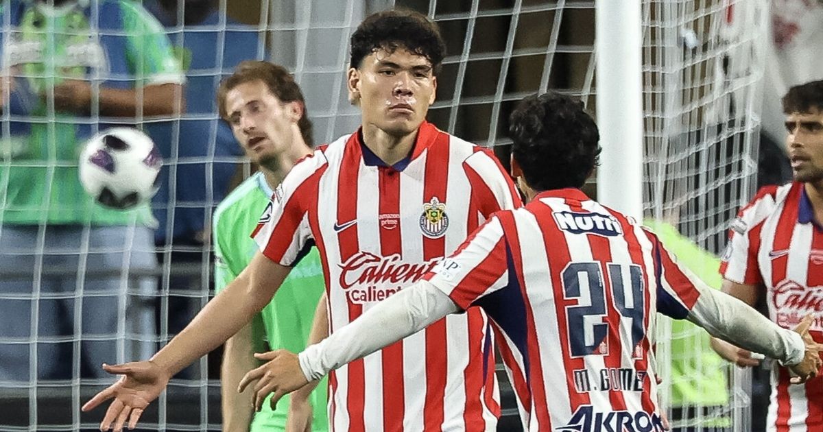 Photos: Seattle Sounders take on Chivas de Guadalajara - image 3