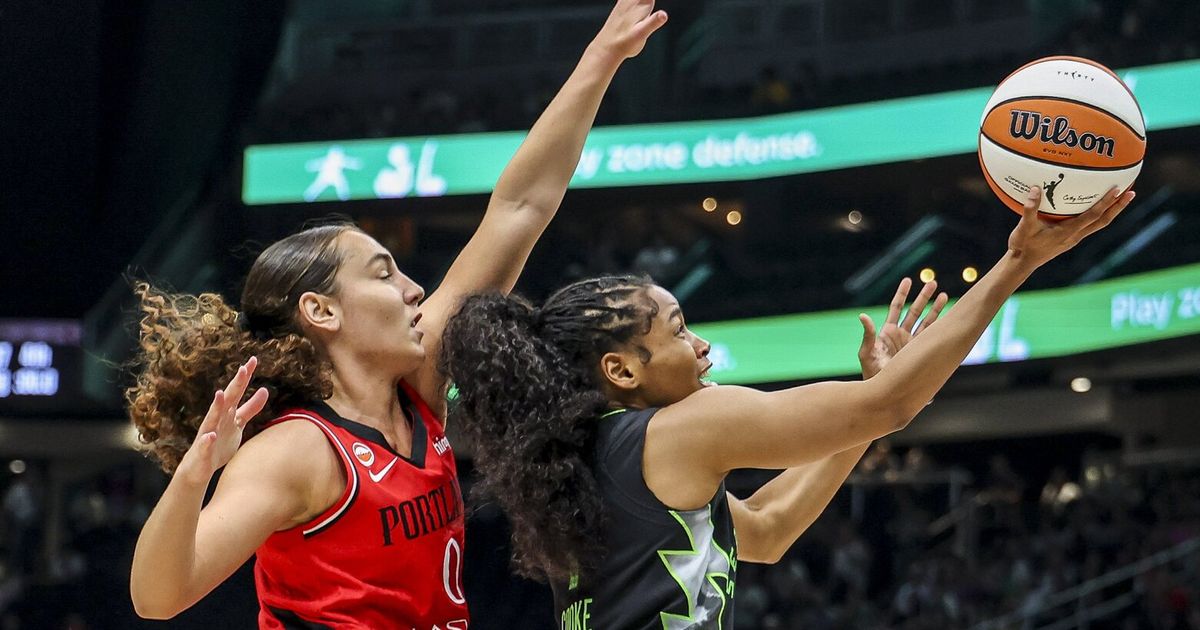 Photos: Seattle Storm take on Portland Fire - image 2