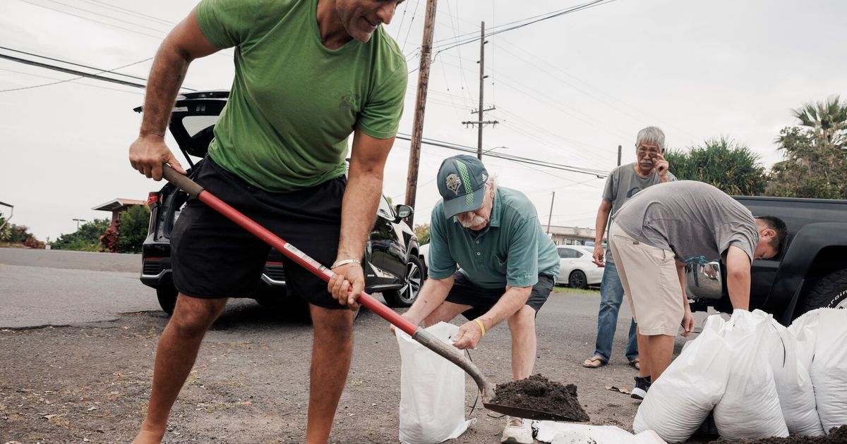 Hawaii’s Big Island lashed by rain and wind as Tropical Storm Lala closes in