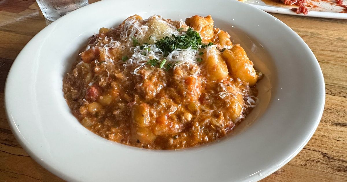 New West Seattle restaurants: 2 great places for noodles (and more)