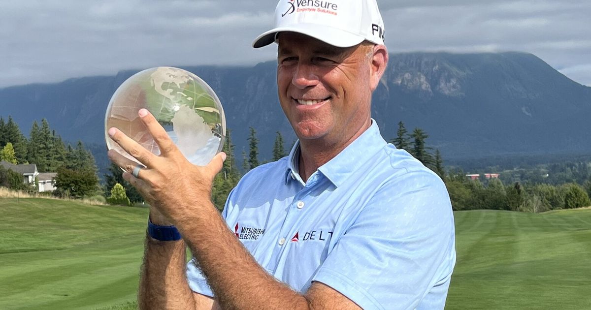 Boeing Classic: Stewart Cink defeats Miguel Angel Jimenez in playoff