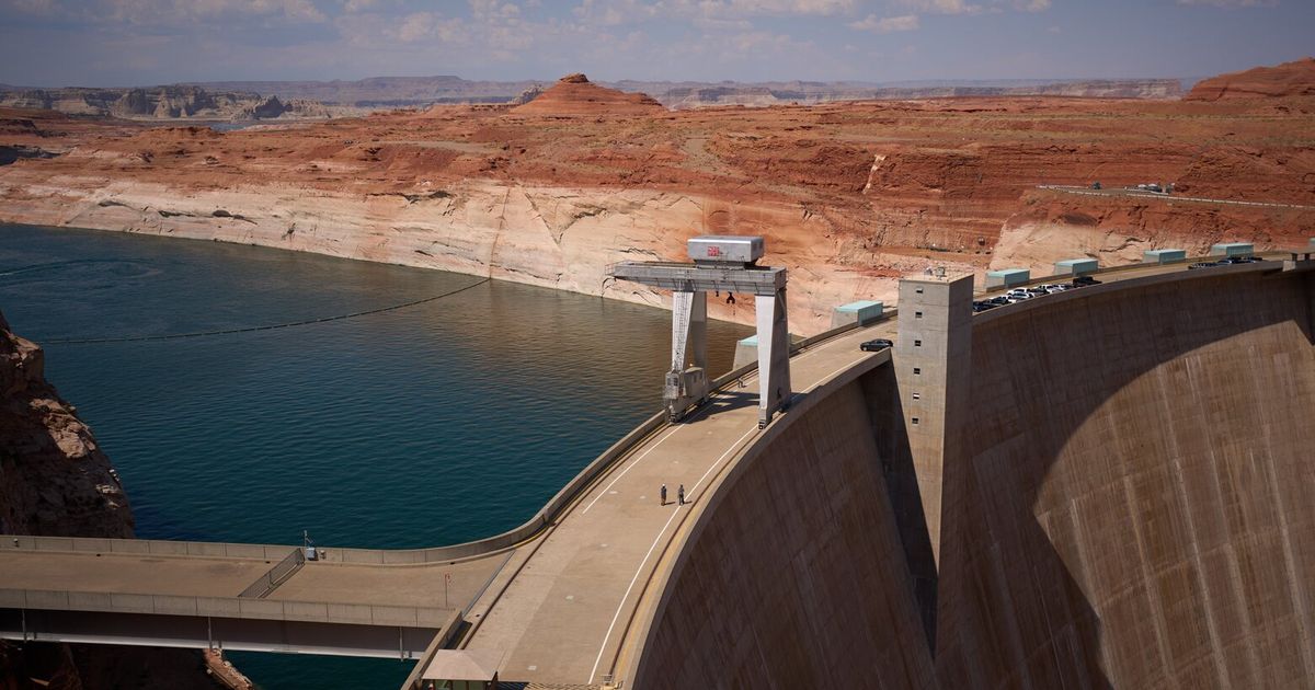 Nation’s largest reservoirs are drying up, threatening life in the Southwest