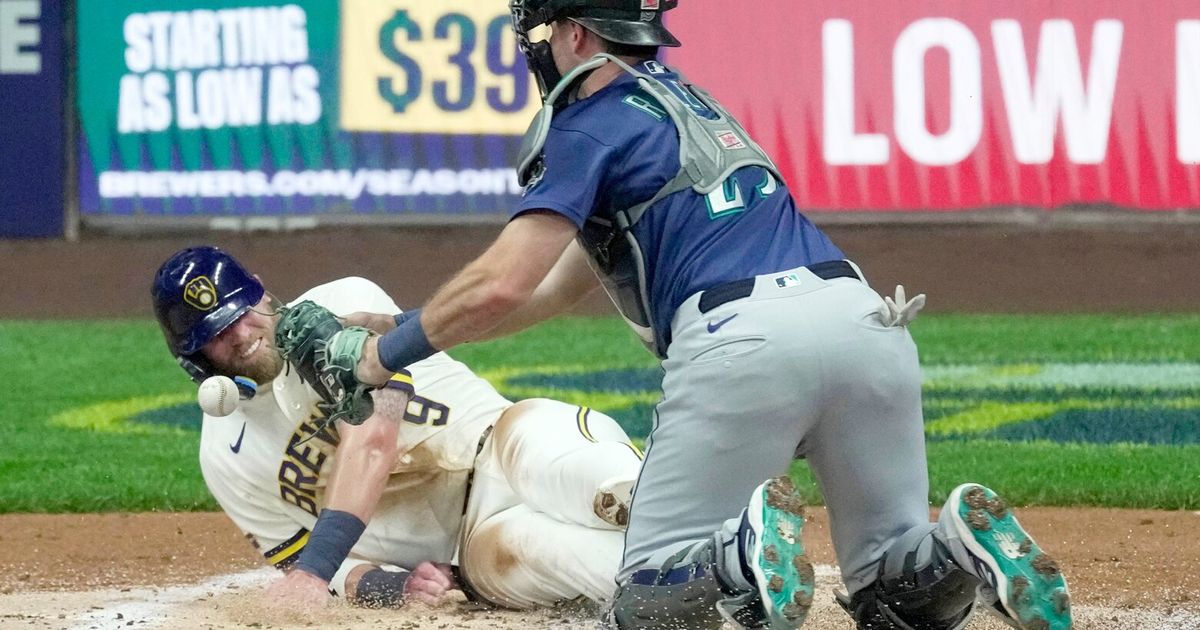 Photos: Mariners at Brewers