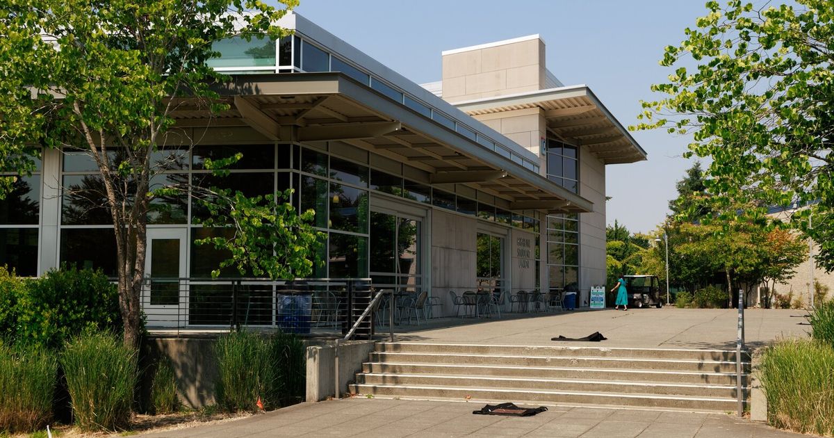 First look at outcomes for grads of WA short-term credential programs