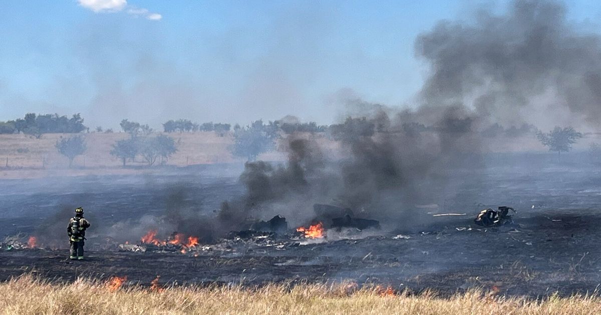 Army resumes Apache helicopter training missions after Texas crash that killed 2