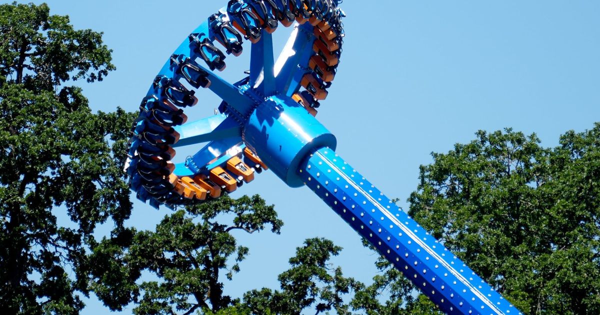 Teens stuck upside down on Portland ride for 25 minutes get $550,000