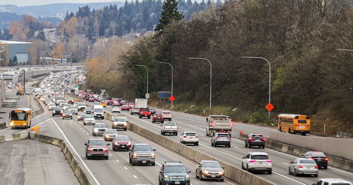 Southbound I-405 in Renton tops a stack of Seattle-area road closures
