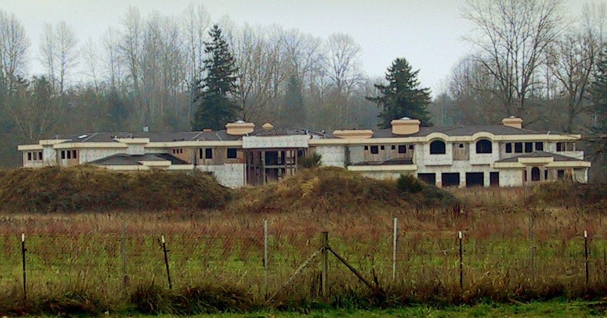 Unfertiges Herrenhaus in Oregon sucht nach 30 Jahren und 3 Besitzern einen ...