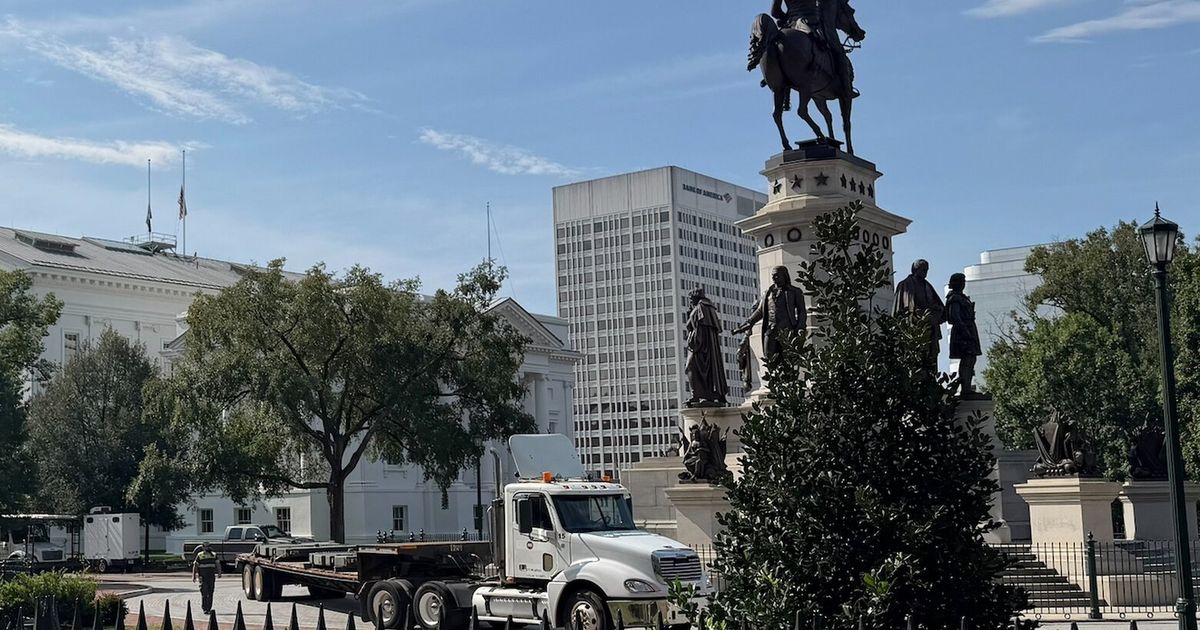 Virginia removes three Confederate memorials