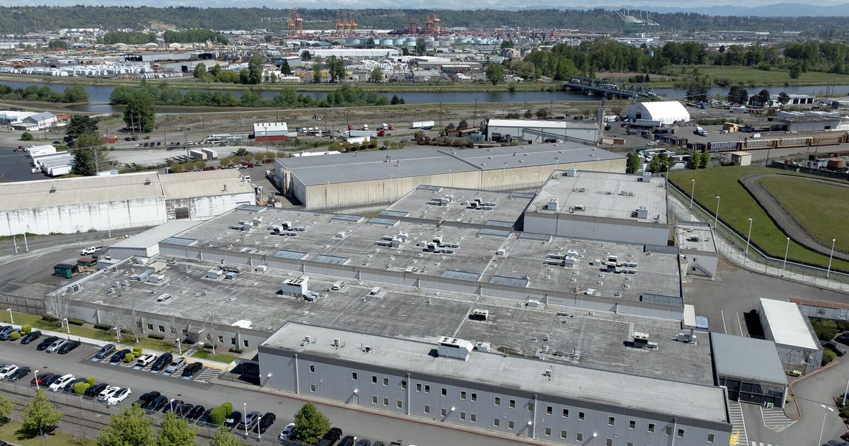 Green card holder, 76, with Stage 4 cancer held in Tacoma ICE facility
