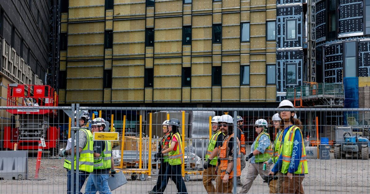 Final beam marks construction milestone for Western State Hospital