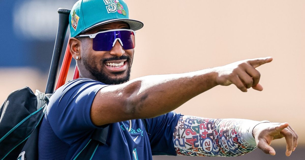 Mariners to promote power-hitting prospect