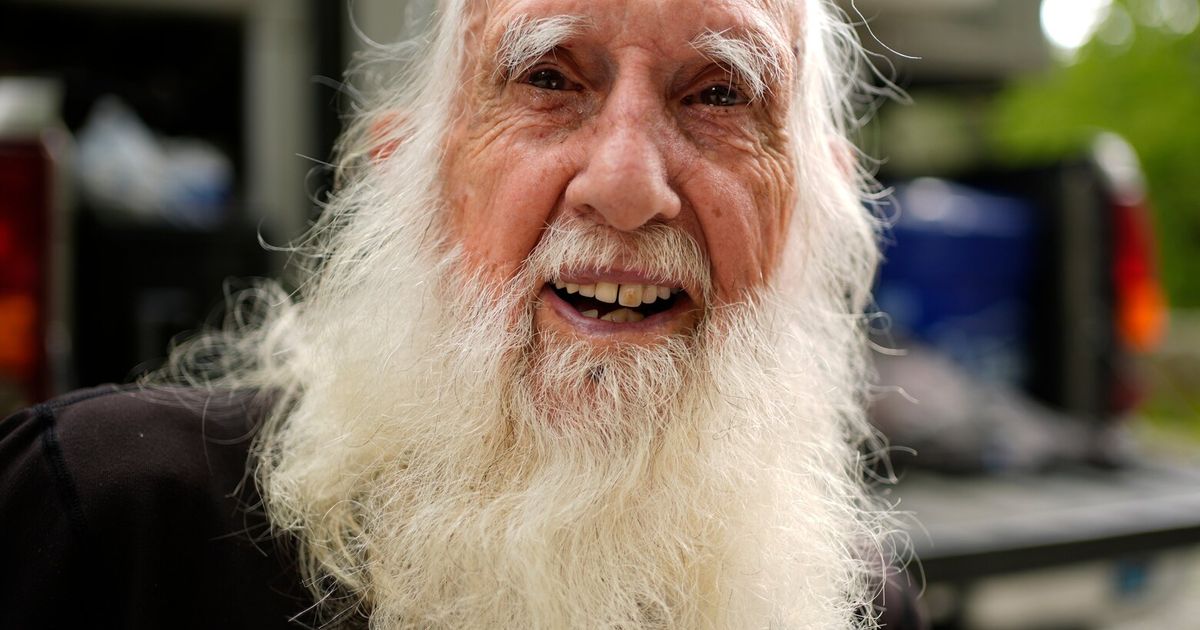 At 91, Dale ‘Grey Beard’ Sanders reclaims record as oldest hiker to complete the Appalachian Trail