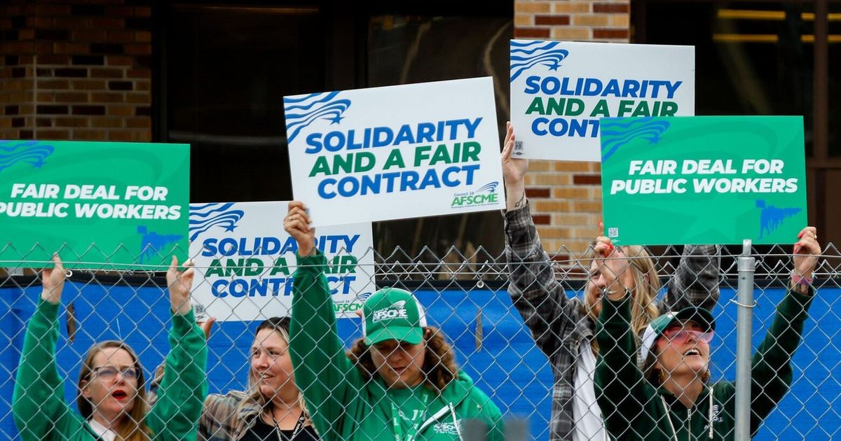 WA state workers stage walkout to protest pay proposals from Ferguson