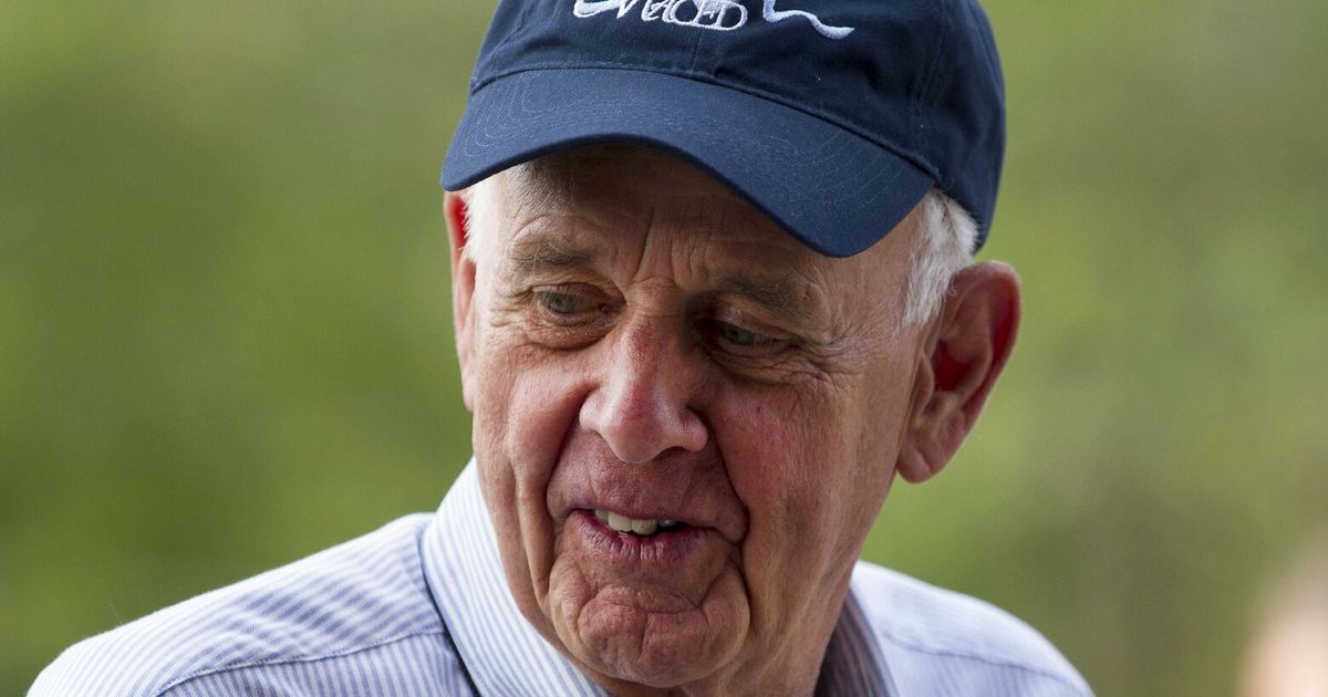 Wendell Berry, Kentucky-born author who advocated a simpler life, has died at 92