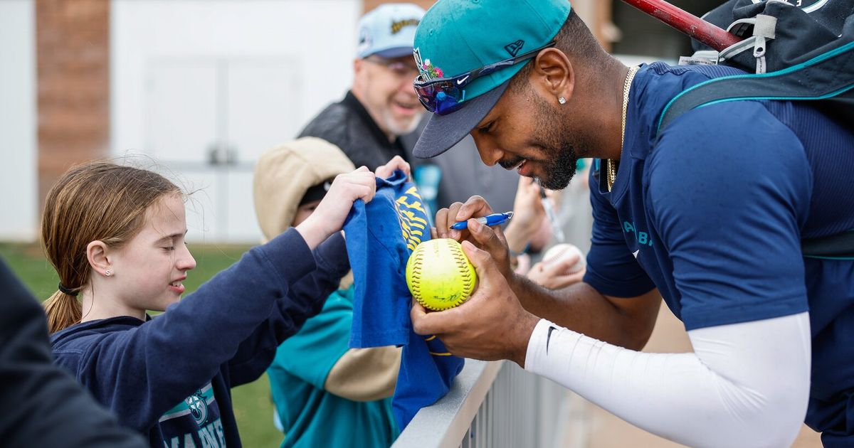 How hot-hitting prospect Lazaro Montes fits into Mariners’ September plans