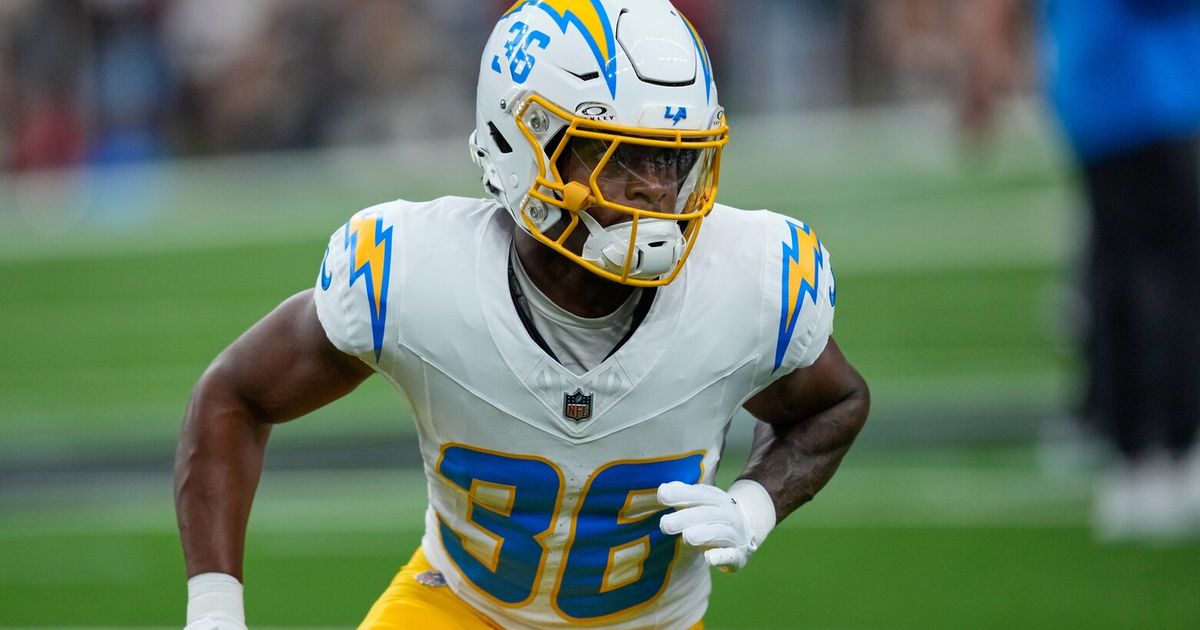 Seahawks trade for cornerback Avery Smith from Chargers