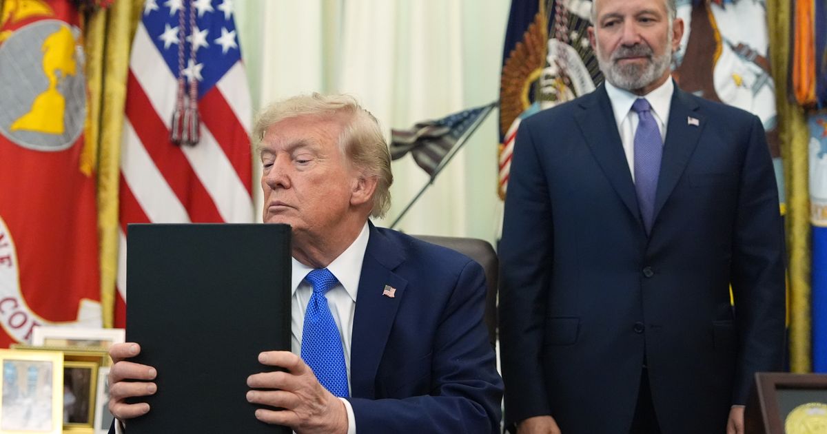 A judge blocks Trump’s new bid to curb birthright citizenship, citing Supreme Court precedent